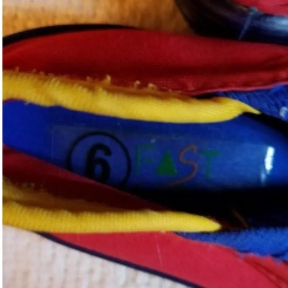 NEW Kids Rubber Pool or Beach Water Shoes Slip on Size 6 VERY COLORFUL